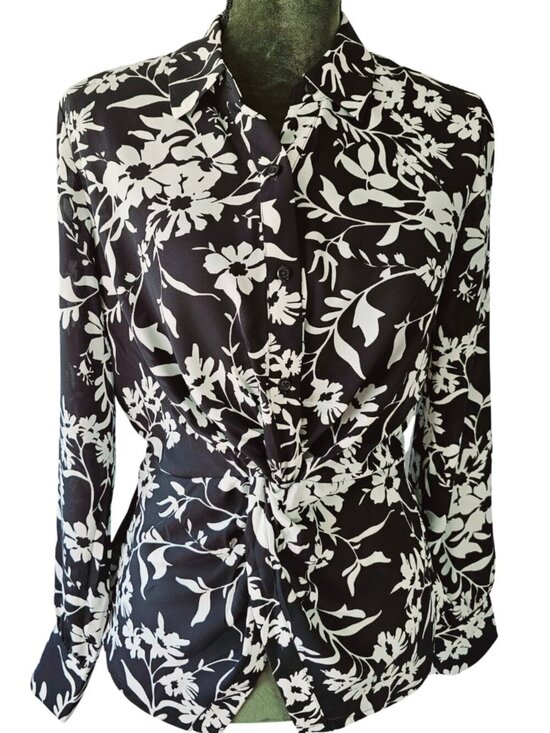 Express Tops - ✨Like New✨ Express Conscious Edit Floral Twist Front Blouse, Size S